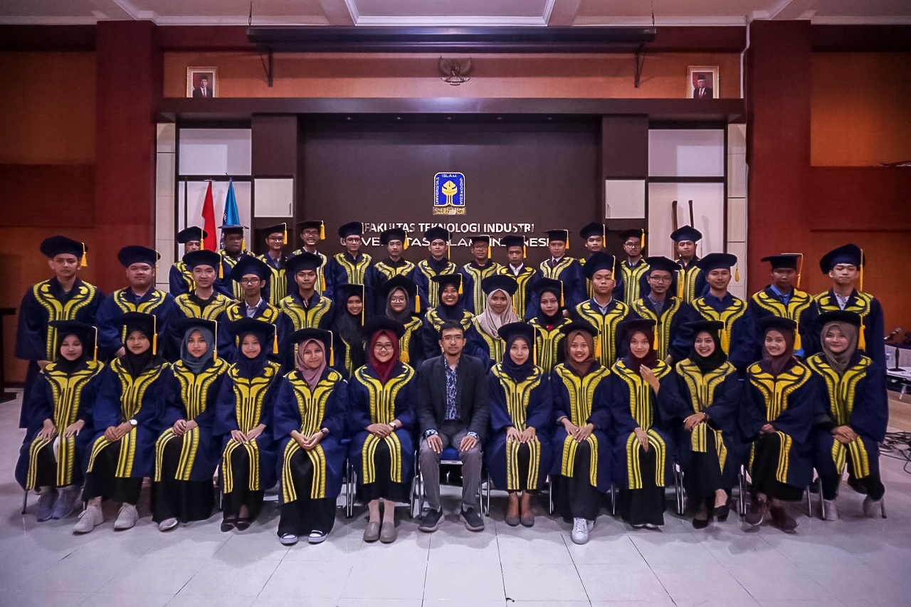 Wisudawan wisudawati Informatika UII Periode III TA 2019/2020
