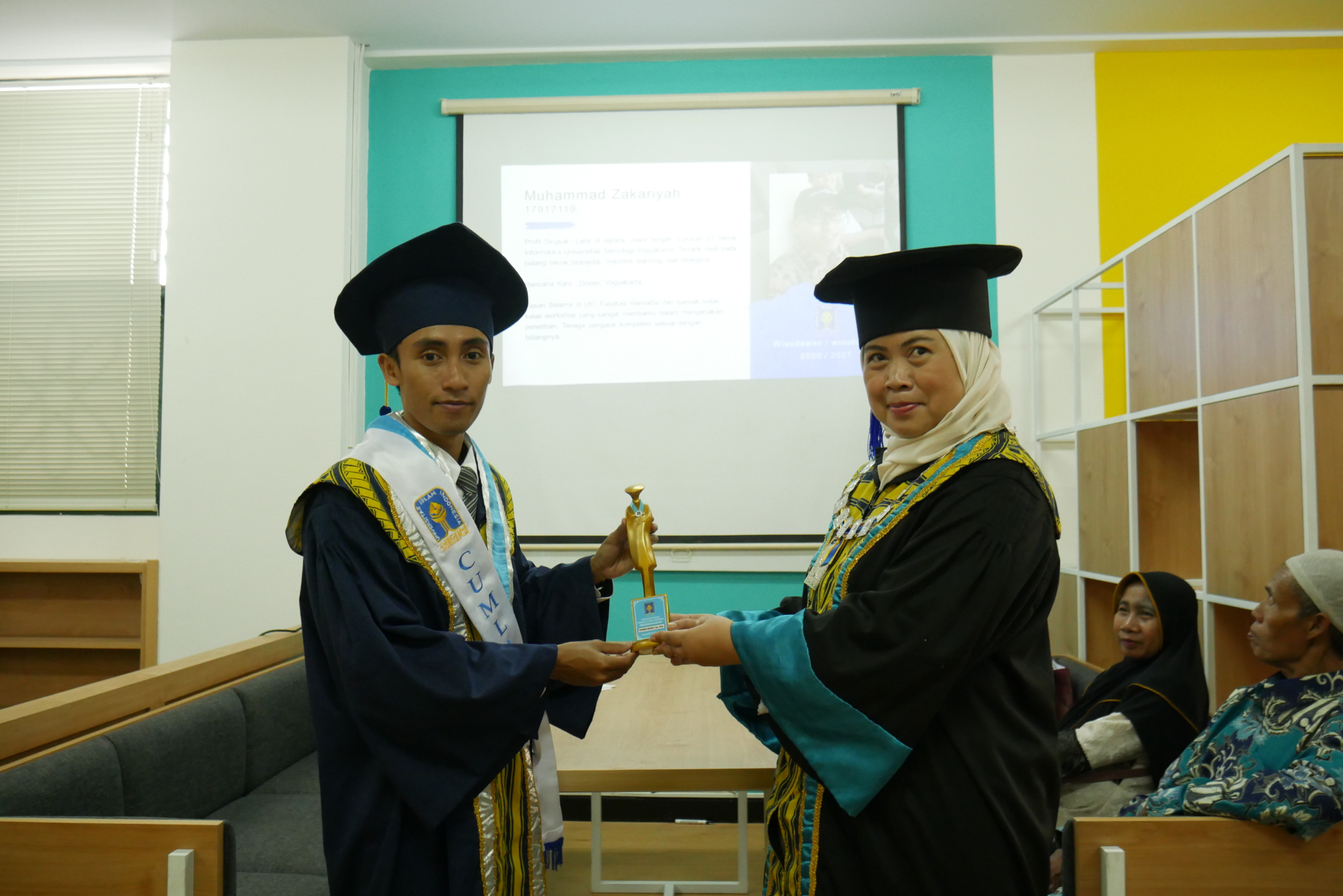 Muhammad Zakariyah wisudawan terbaik Magister Informatika UII