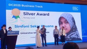 Tim Informatika UII yang berkompetisi di ajang ICDL Asia Digital Challenge 2025